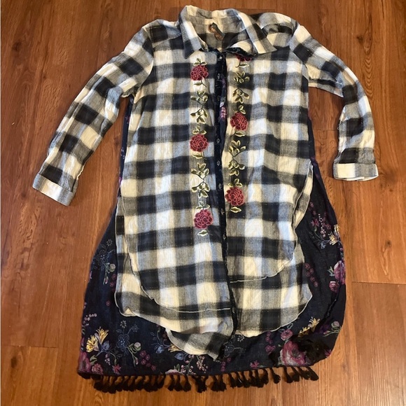 Aratta Multicolor Plaid Shirt with Embroidery - Picture 1 of 3
